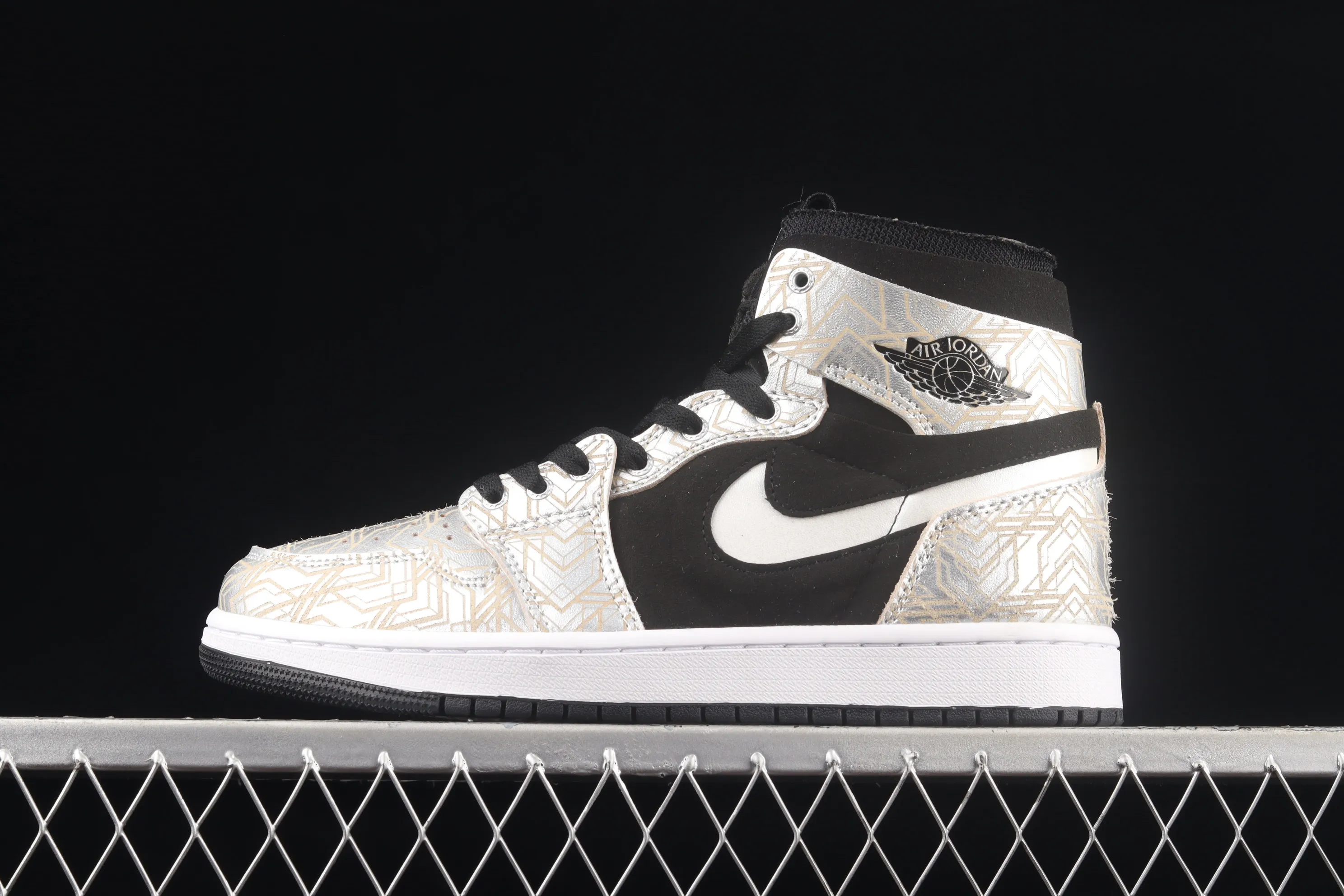 All Categories Air Jordan Jordan Series Basketball Shoes Air Jordan 1 High Air Jordan 1 Zoom CMFT AJ1 Joe 1 Black Gold White Swoosh Basketball Shoes DQ0659-800